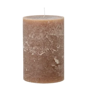Rustic Kerze von Bloomingville – Freisteller in Beige mit rustikaler Wachstextur